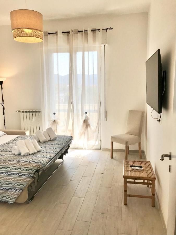 Casa Del Sole Apartment Savona Bagian luar foto